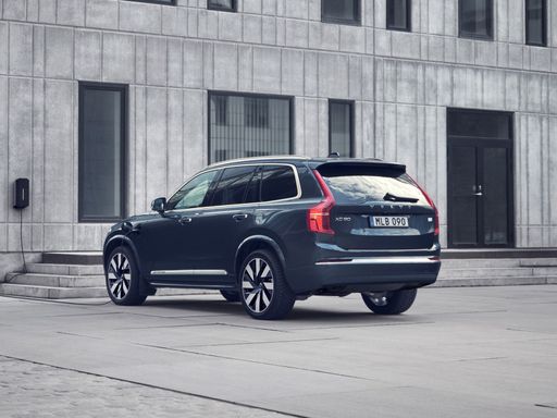 294657_XC90_Recharge_T8_AWD_Denim_Blue