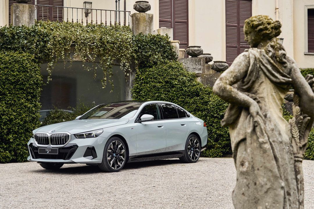 P90506443_highRes_the-new-bmw-i5-edriv