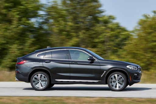 P90310836_highRes_the-new-bmw-x4-xdriv