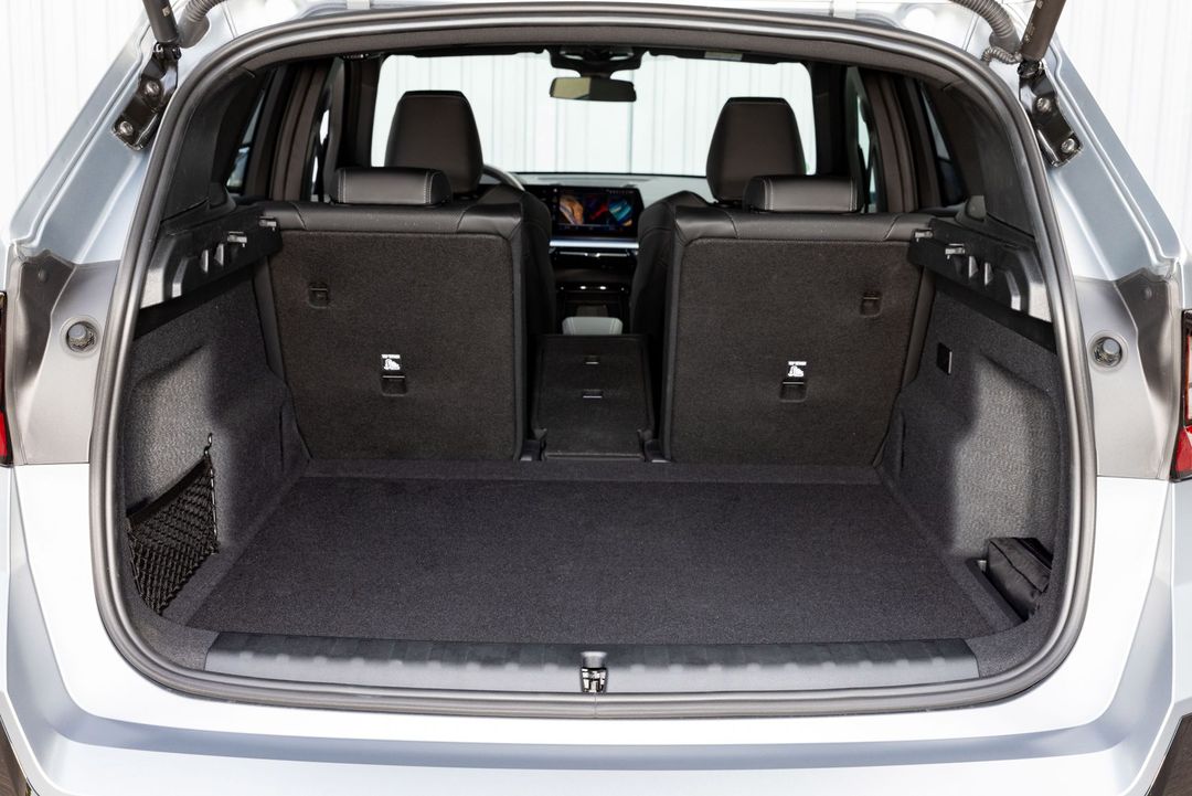 P90479947_highRes_bmw-x1-xdrive-23i-09