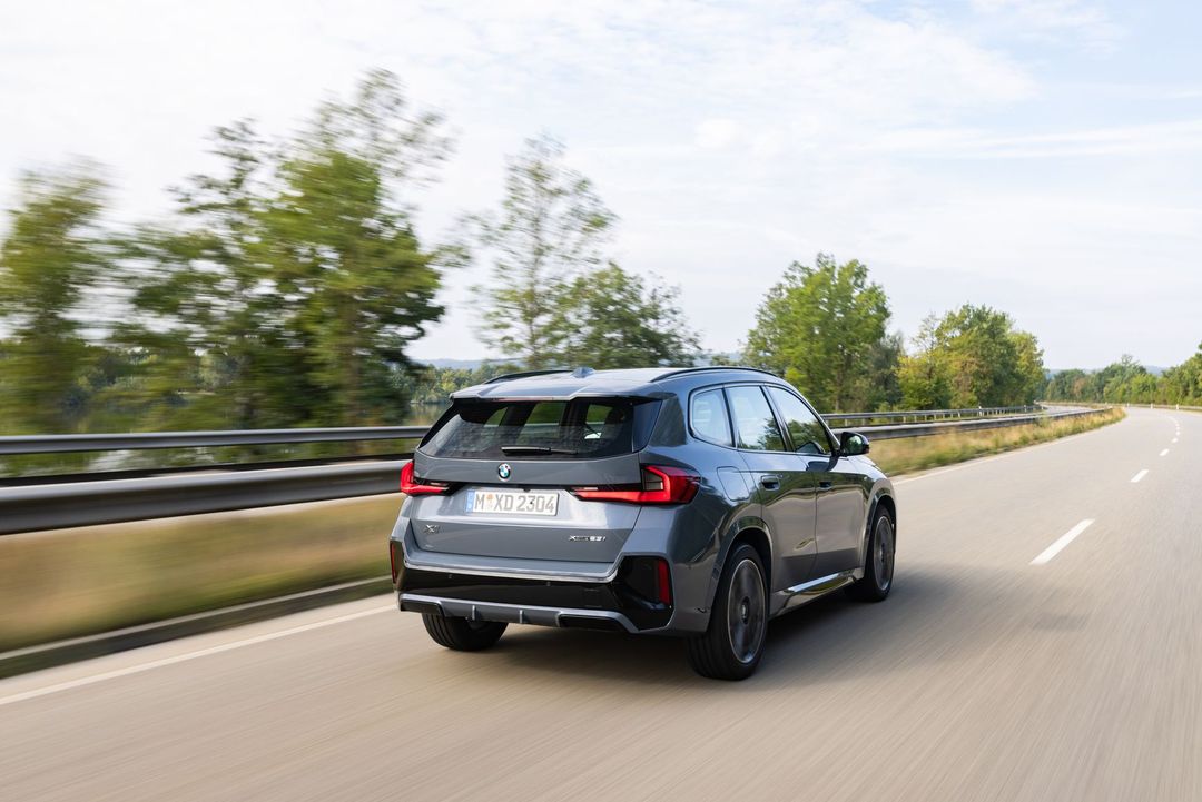 P90479918_highRes_bmw-x1-xdrive-23i-09