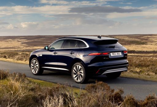 Jag_F-PACE_PHEV_21MY_Portofino_Blue_Portrait_100321_8069