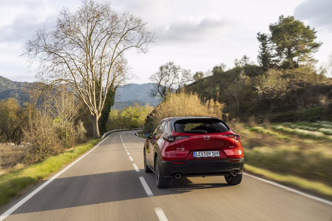 2022_mazda_cx-30_src_spain_act_42