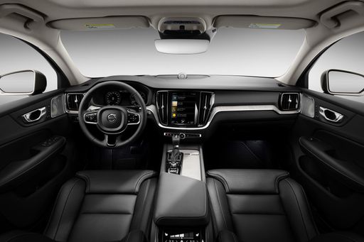 238203_New_Volvo_V60_Cross_Country_interior