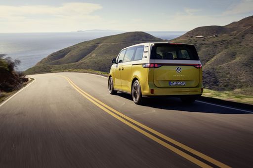 DB2022AU00404_medium