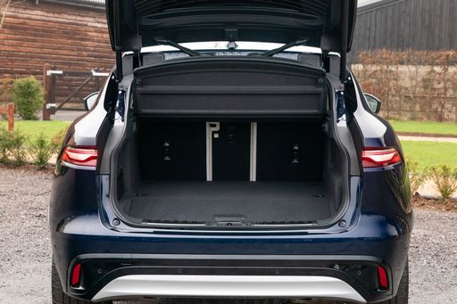 Jag_F-PACE_PHEV_21MY_Portofino_Blue_Loadspace_100321_5938