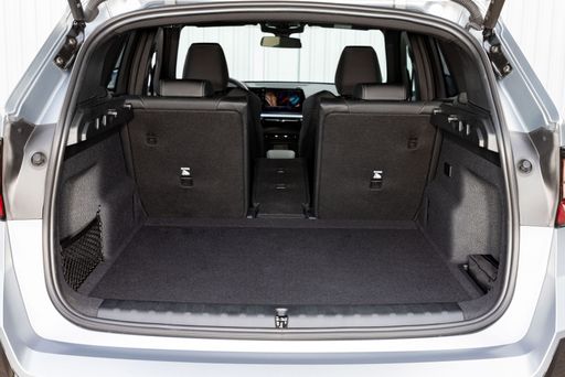 P90479947_highRes_bmw-x1-xdrive-23i-09