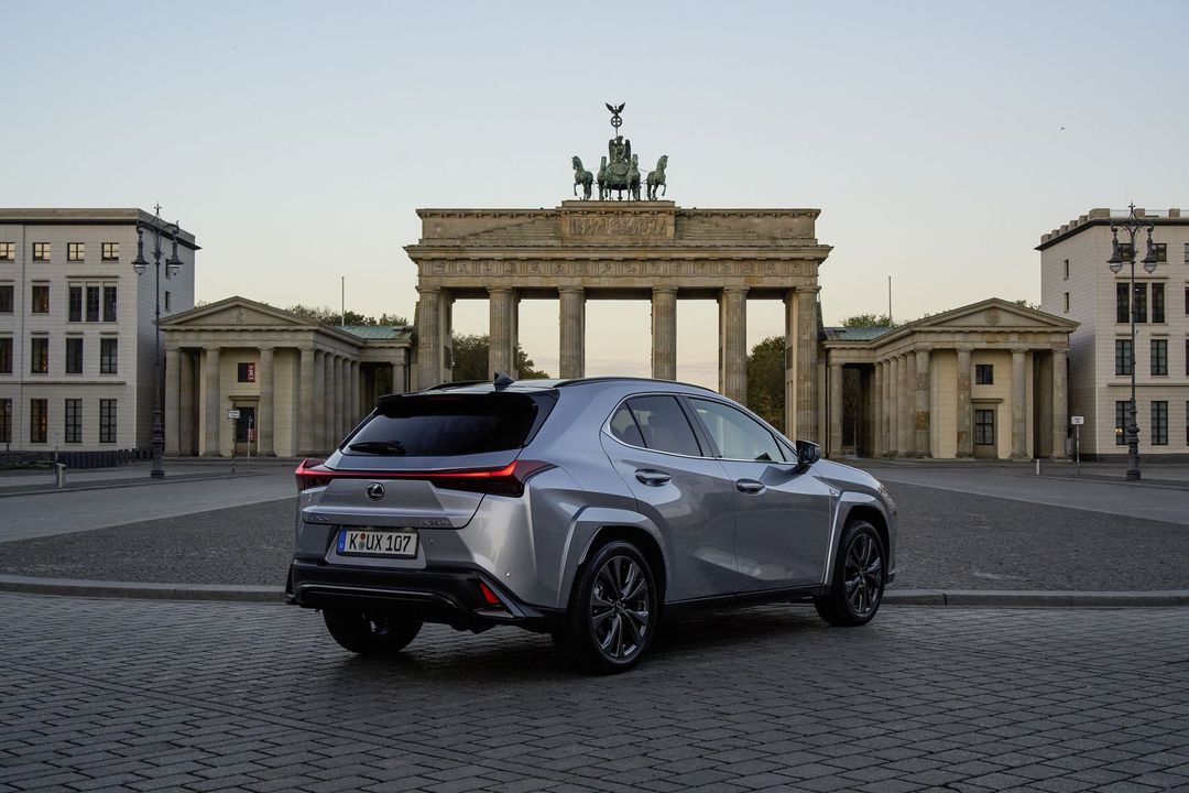 78811-lexusux250h2023006